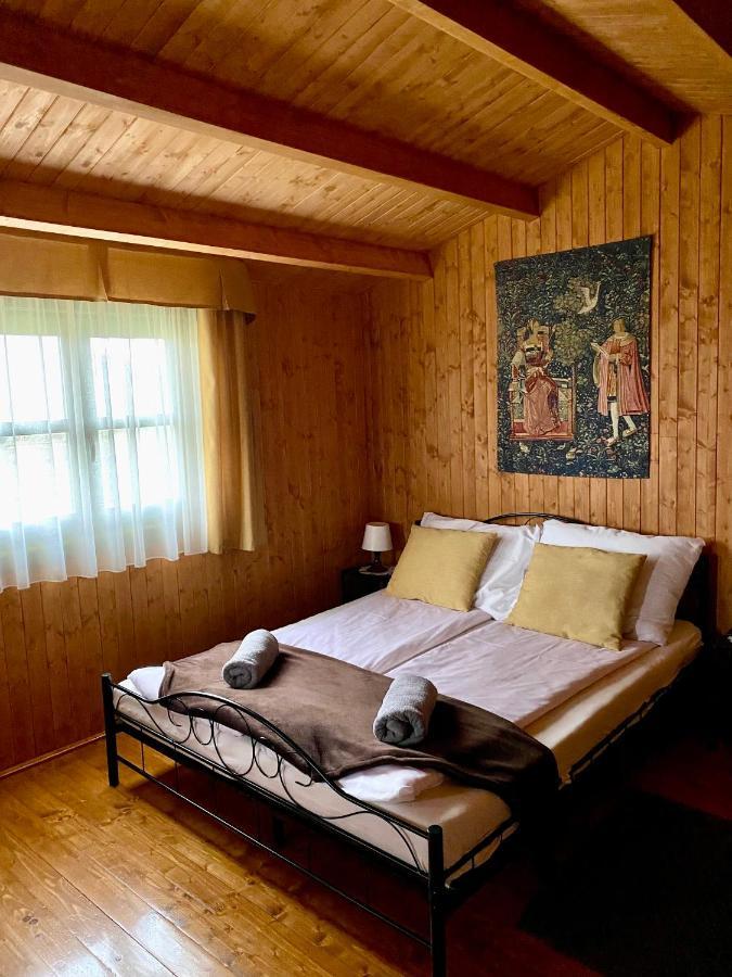 Eszter-Haz Hotell Kisapati Eksteriør bilde